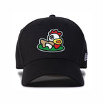 MMC® X NEW ERA® Cappello con GALLO GIOCATTOLO